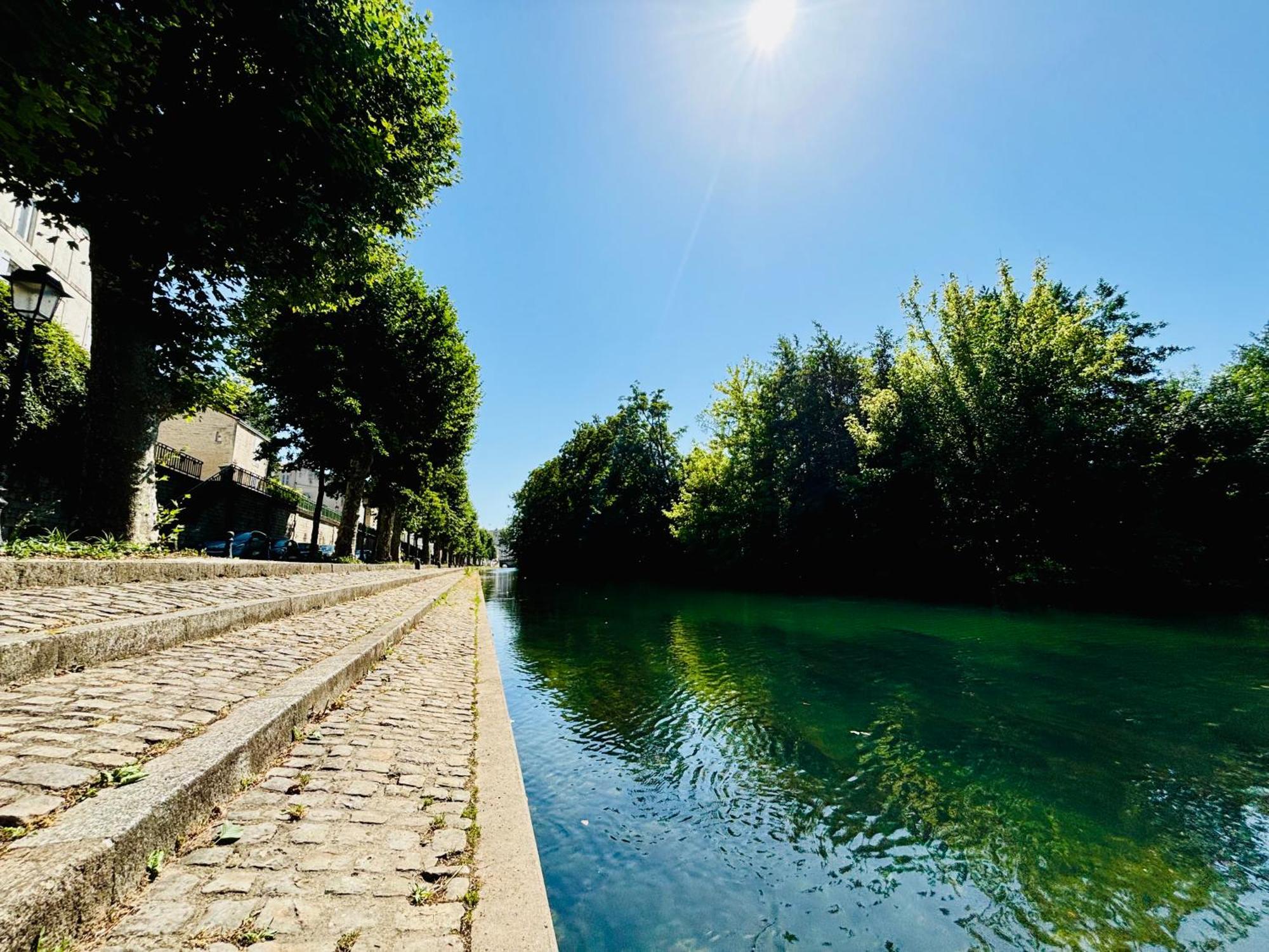 La Maison Du Parc, Charme Et Tranquillite Niort